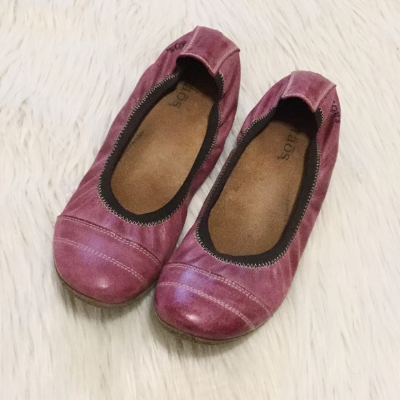 taos ballet flats